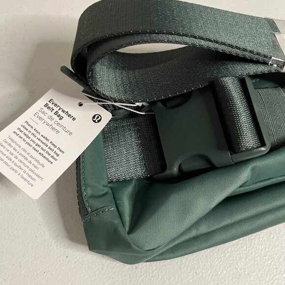 Lululemon Athletic Everywhere Belt Bag 1L NWT Medium Forest / Dark Forest - Picture 5 of 5